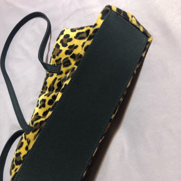 Leopard Print Shoulder Bag - Picture 5 of 8